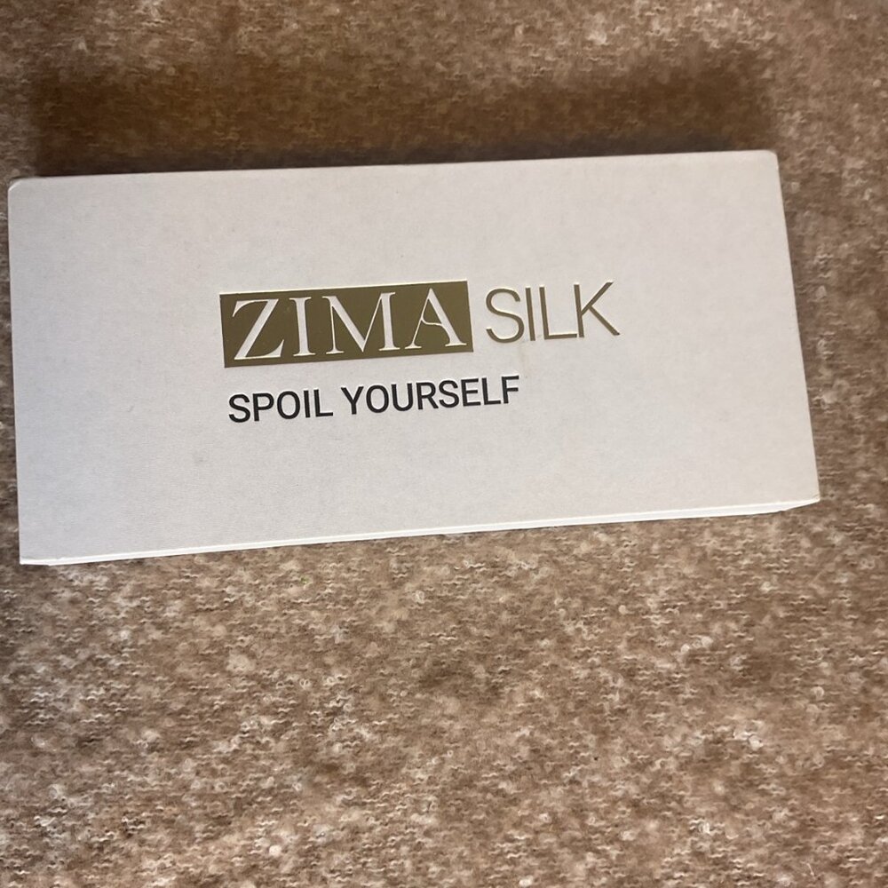 ZIMASILK Silk Sleep Mask Luxury Eye Mask Set w/ Box & Pouch Gray - Picture 2 of 7